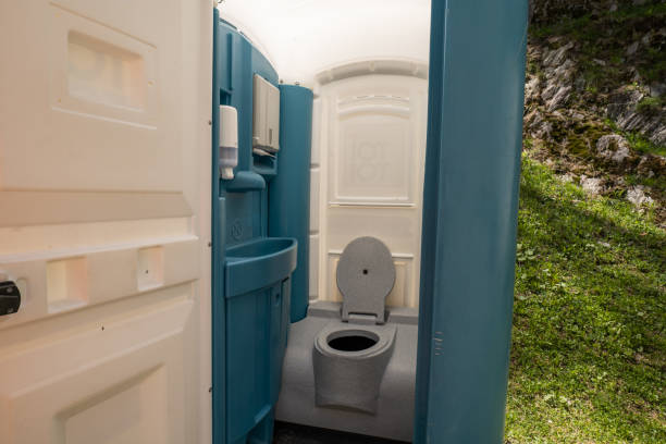Portable Toilet Options We Offer in Thunderbolt, GA